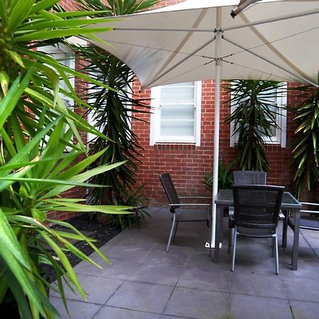 Quest East Melbourne Aparthotel Exterior foto